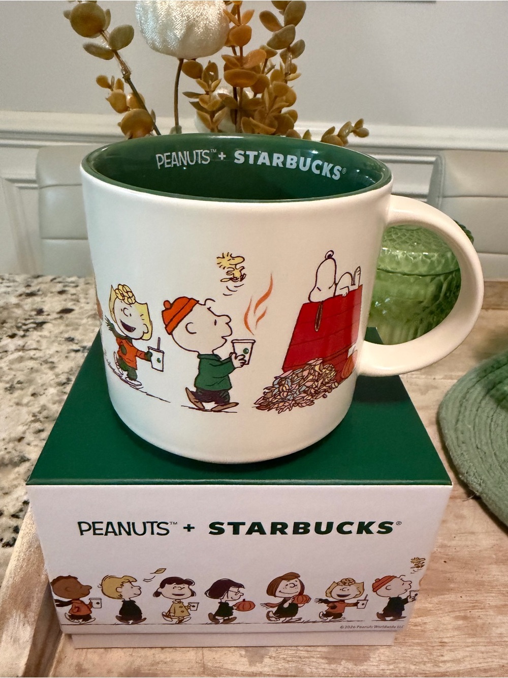 LIMITED EDITION PEANUTS SNOOPY Ceramic mug NEW WITH TAGS in box